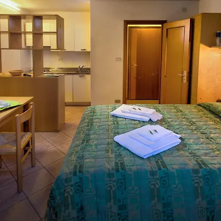 Kristall Aparthotel 4*