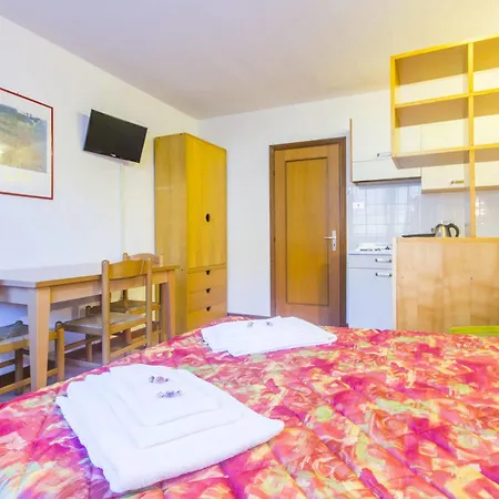 Kristall Aparthotel 4*